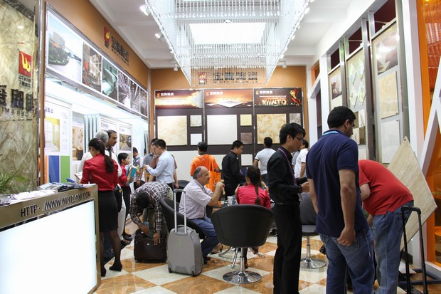 图5、鸿运国际展位一角